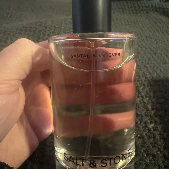 Salt & Stone Santal & Vetiver Body Mist - Picture 2 of 4